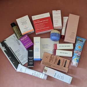 BRAND NEW 17-Piece Beauty Set Makeup Hair Skincare DIOR VERSACE SHISEIDO